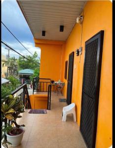 Homey Apartment Near Airport and Beaches-Room3