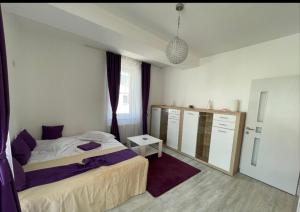 Apartament cu 2 camere decomandate