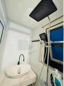 11 Old Quarter Charm & Silk