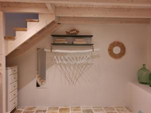 Sofias boutique cottage, Village Stay near Ipsos