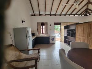 Cozy Beachside Private Room-100m walk to the beach