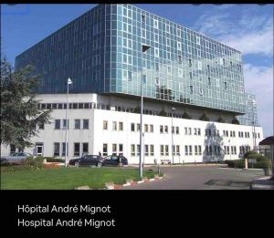 Very nice studio Hôpital Mignot Private parking
