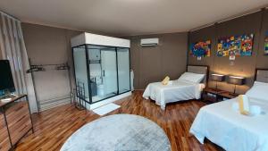 The Halfway Cafe-Dauin, Glamp1 - Cricket