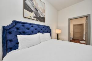 Luxury 2BR King Beds Pool Table & Arcade Hospital