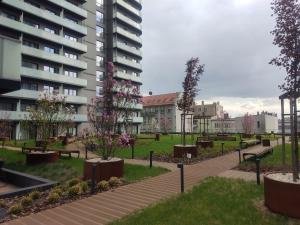 Comfortable 25th floor Apartment in the Global Apartments Building, fully AC, free garage