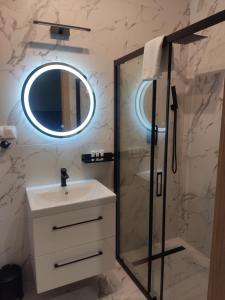 Comfortable 25th floor Apartment in the Global Apartments Building, fully AC, free garage