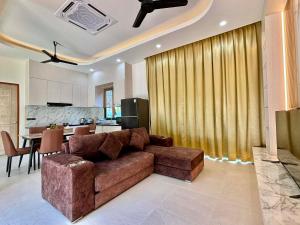 Keith PoolVilla Nathai