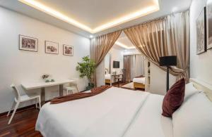 Heavenly Rooftop Pool