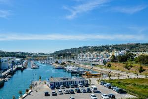 BnB Homes Villa Verde - pool, Marina view, BBQ, games room and garden