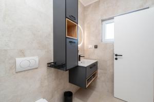 stayinnin 3-Bed Apartment Nin - Close to Beach