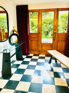 Villa Portillon - charming fountain garden villa