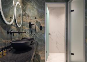Lagomandra Luxury Suites with Private Pools