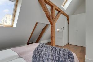 Skylight Loft - Przestronny Apartament z wanną i parkingiem by Lion Apartments Sopot
