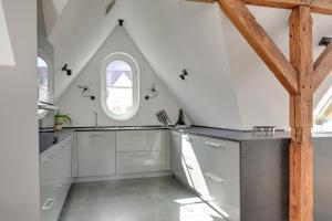 Skylight Loft - Przestronny Apartament z wanną i parkingiem by Lion Apartments Sopot