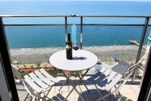 2BR Beachfront Luxury Suite with Panoramic Sea Views