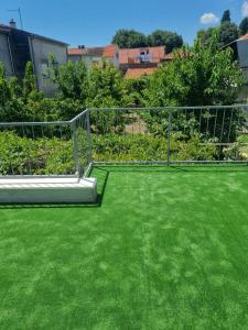 Cozy place near beach in the center Kastel Stari with terrase