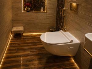 Hotel Premium BLamount Near Delhi Airport - Free Airport Pick Up & Drop