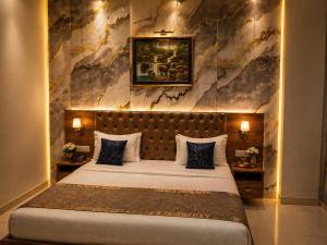 Hotel Premium BLamount Near Delhi Airport - Free Airport Pick Up & Drop