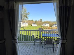 Deer View Escape - 8 Berth Retreat - Malvern View Holiday Park