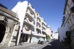Studio hyper centre et son parking avec la plage à 5 min à pied