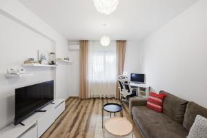 Metalurgiei 1 BDR & huge sofa with free parking