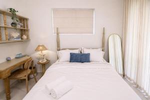Anarma Oceanfront Apartment