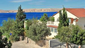 Villa Figs beachfront Apartman 2 By Villas Guide