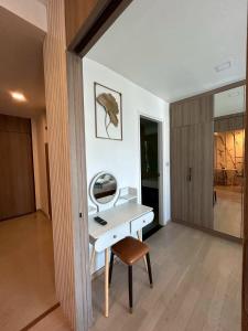 SkyLink Thonglor Luxury Condo with Pool BTS Access