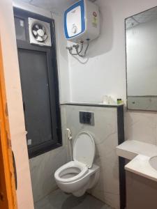 Golden Studio With Swimming pool