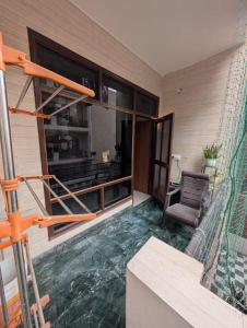 Cozy 1 Bedroom Hall & Kitchen Appartment