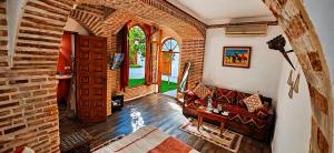 Riad O LY