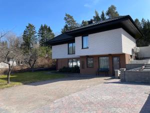 Fully equipped guest apartment with parking