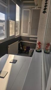 Modern Family Apartment, Free Parking, Balcony, Sleeps 5