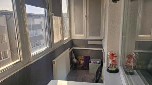 Modern Family Apartment, Free Parking, Balcony, Sleeps 5