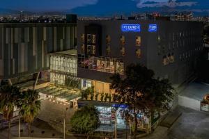 City Express by Marriott La Raza