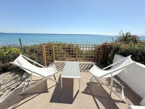 Seafront Villa with Pool Few Steps from the Beach