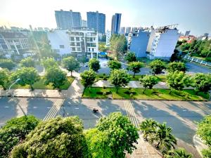 I Riverside 402B I Sky-high studio w nice view