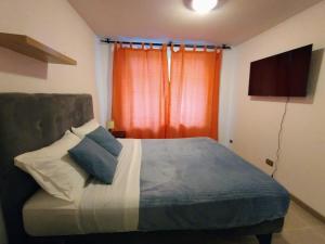 Beautiful Apartment close Barrio Italia, metro with Wi-Fi, suitable for working remotely