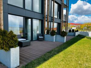Pratum Pink&Blue Mikołajki - Apartament 2 Glamour z widokiem na jezioro