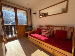 Méribel Mottaret E5 - Studio cabine pied des pistes et face aux montagnes