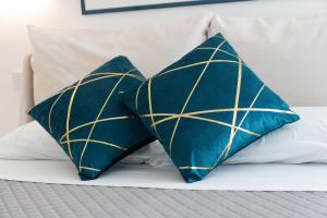Blues Luxury