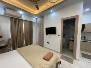 Bright & Cozy Studio