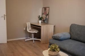Cosy Castle Flat - Dressing Room - FREE PARKING