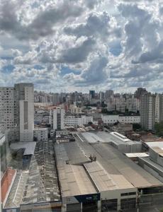 Studio metrô Brás vista centro
