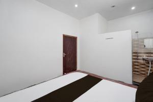 Hotel O by OYO Raj Family Restaurant & Hotels