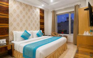 Hotel Superior TAJ Front