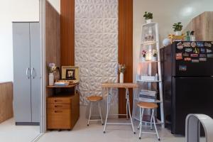 1BR Condo with Balcony I Pool I Gym Near Airport and Mall
