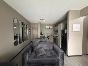 Luxury 2Bed 2Bath Apt With Private Garden And Pool Access in Sandton