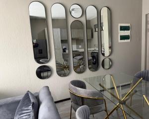 Luxury 2Bed 2Bath Apt With Private Garden And Pool Access in Sandton