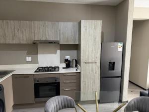 Luxury 2Bed 2Bath Apt With Private Garden And Pool Access in Sandton
